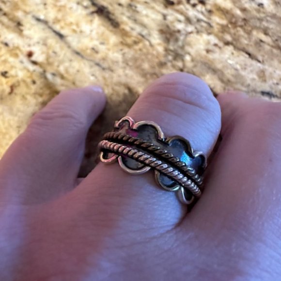 Boutique Jewelry - Two Tone Ruffle Edge Spinner Ring  4572   NWT Boutique